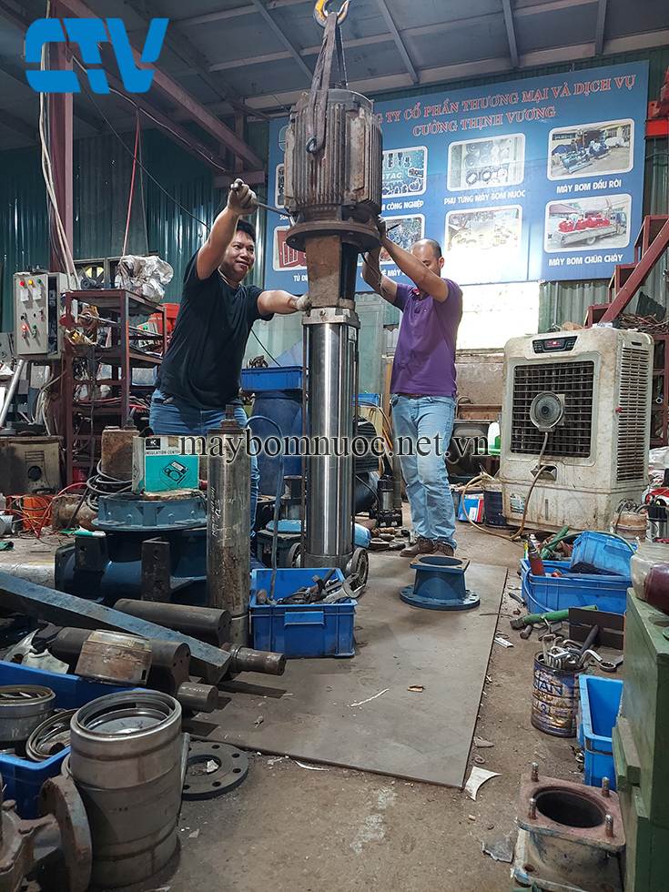 Sửa bơm trục đứng công suất lớn hỏng chén chính, bạc, trục bơm