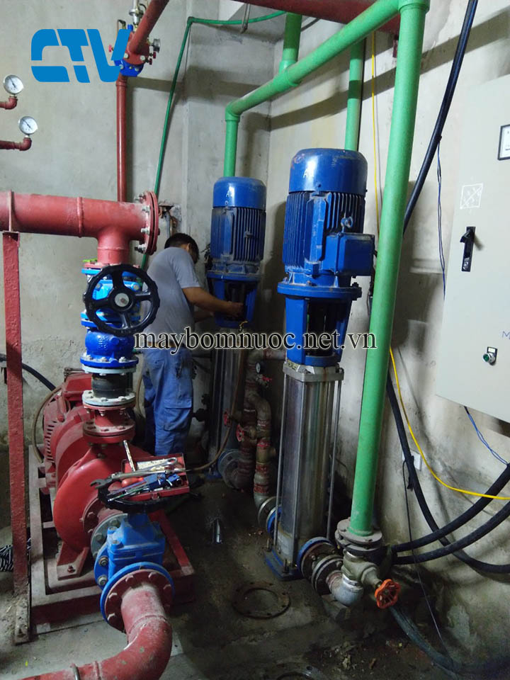 Thay phớt máy bơm trục đứng đa tầng cánh